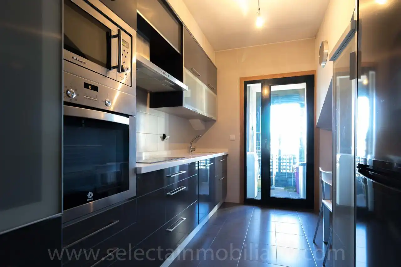 Küche von Dachboden zur Miete in Pontevedra Capital  mit Heizung, Terrasse und Schwimmbad