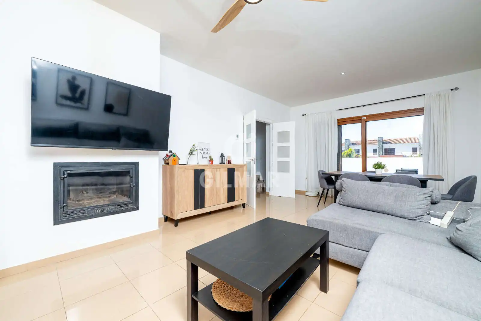 Living room of Detached homes for sale in Chiclana de la Frontera  with Private garden, Swimming Pool and Furnished