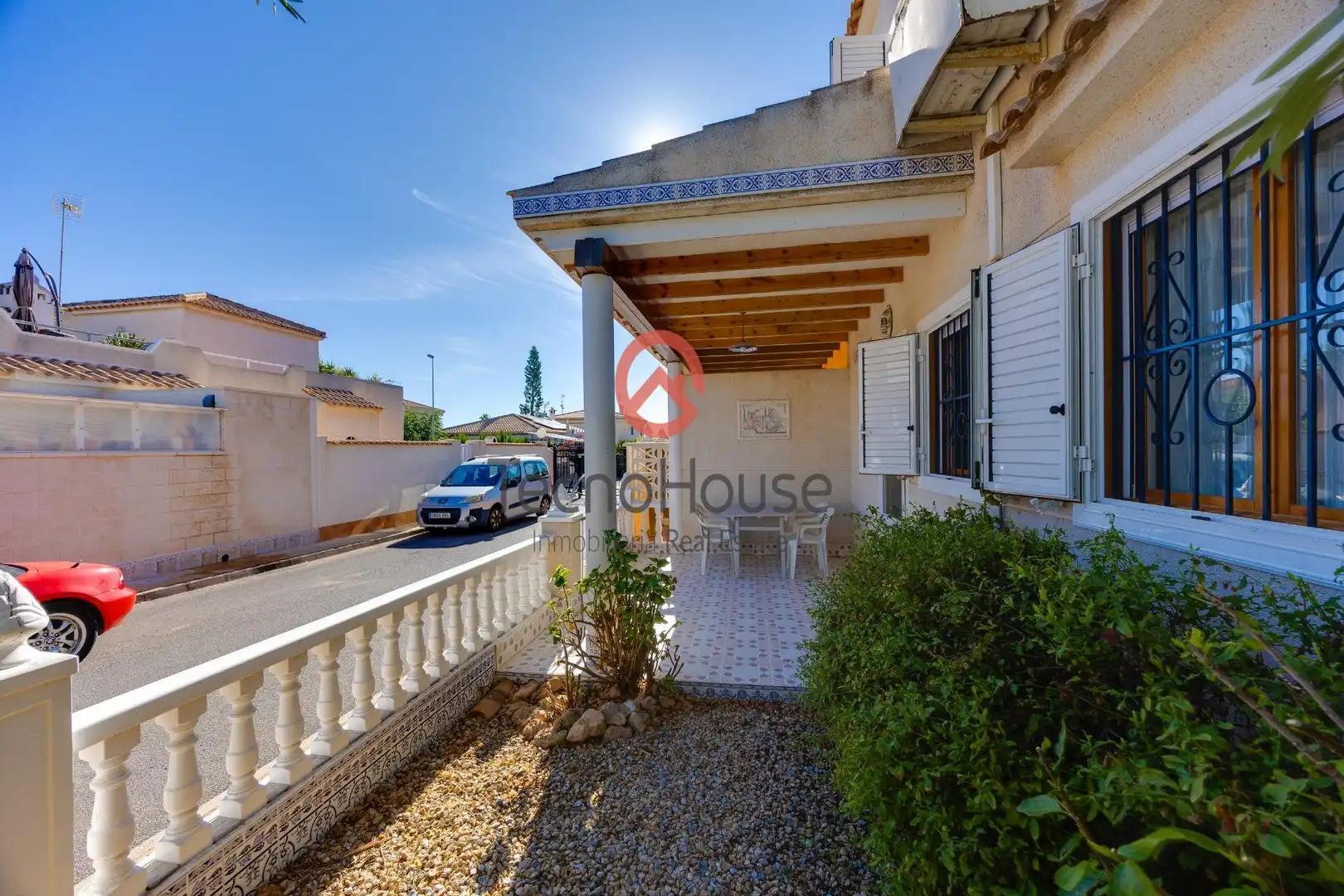 Vista exterior de Casa adosada en venta en Orihuela con Aire acondicionado, Jardín privado y Amueblado