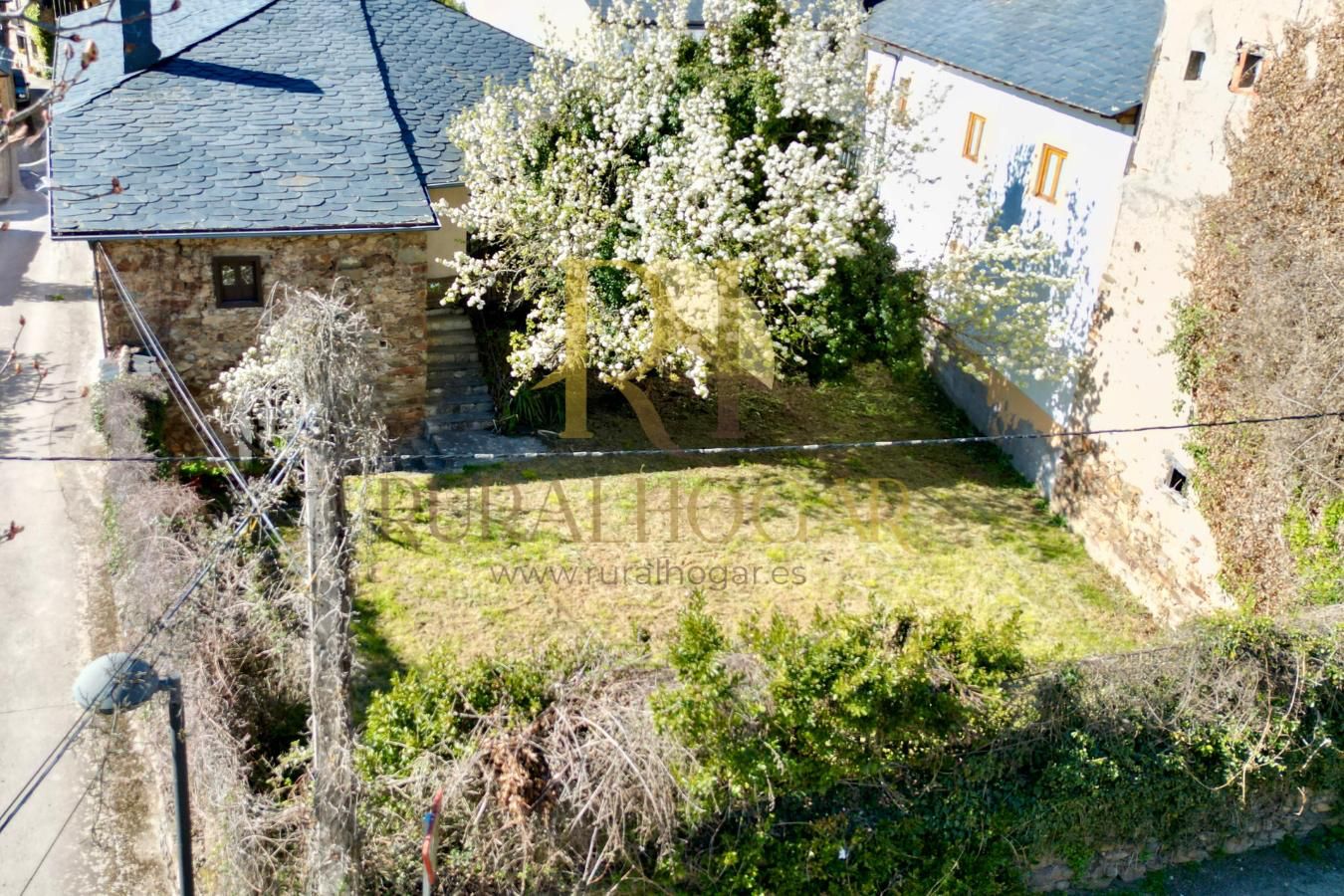 Casa o xalet en venda en Ponferrada amb Jardí privat