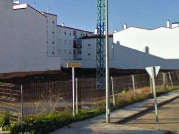 Wohnbaugrundstück zum Verkauf in Calle Cornalvo
