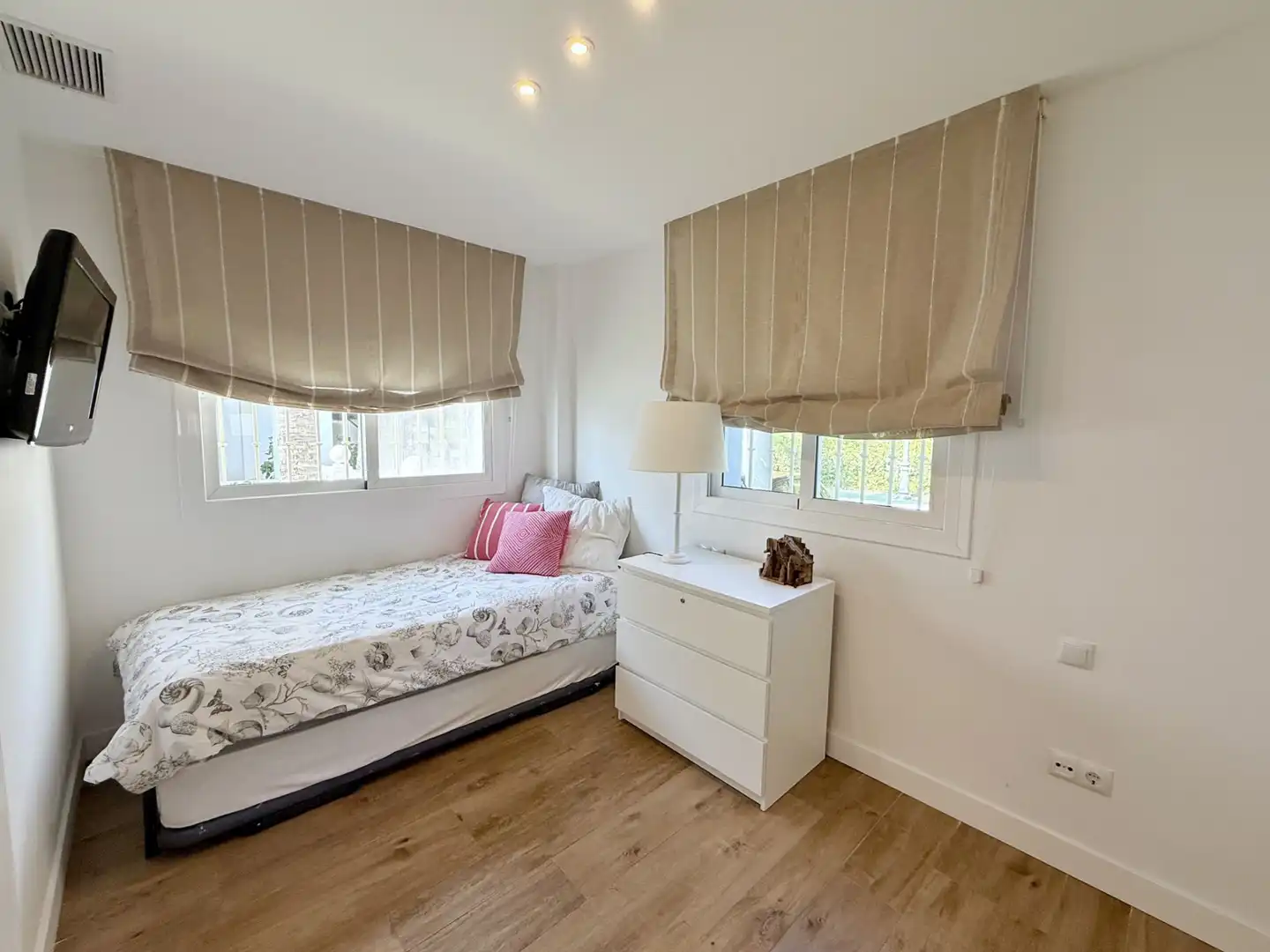 Piso con piscina en alquiler en La Quinta, imagen 17