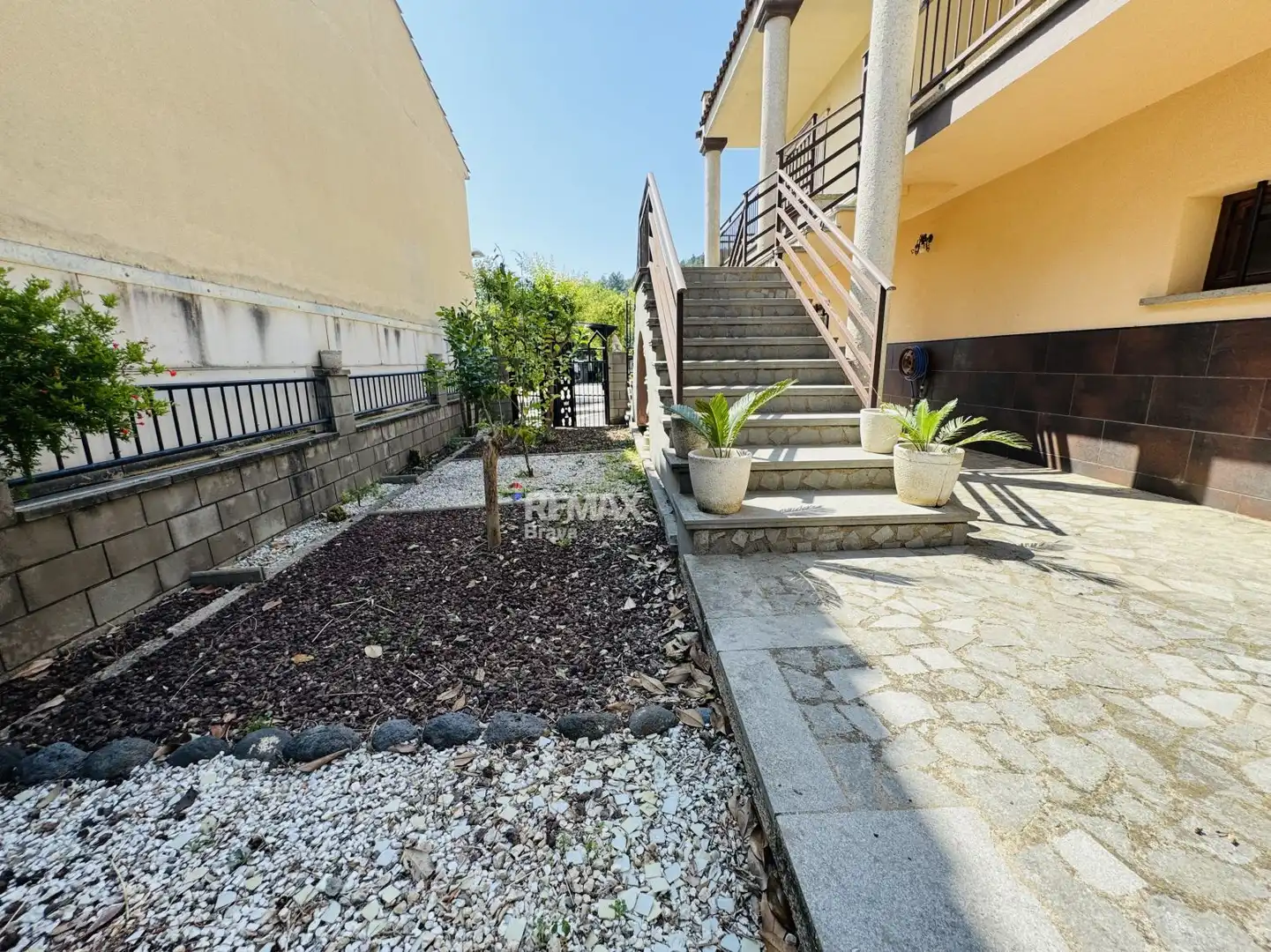 Vista exterior de Casa o xalet en venda en Amer amb Jardí privat, Terrassa i Traster
