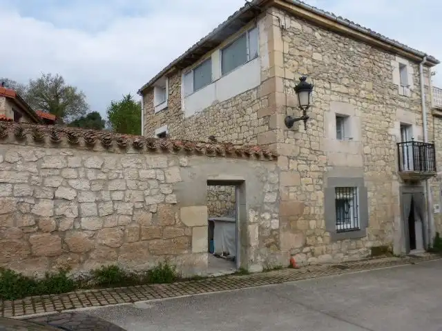 Vista exterior de Casa o chalet en venta en Merindad de Valdivielso con Terraza