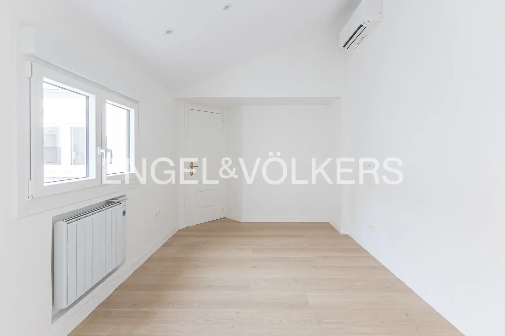 Attic for rent in Madrid  with Heating and Terrace