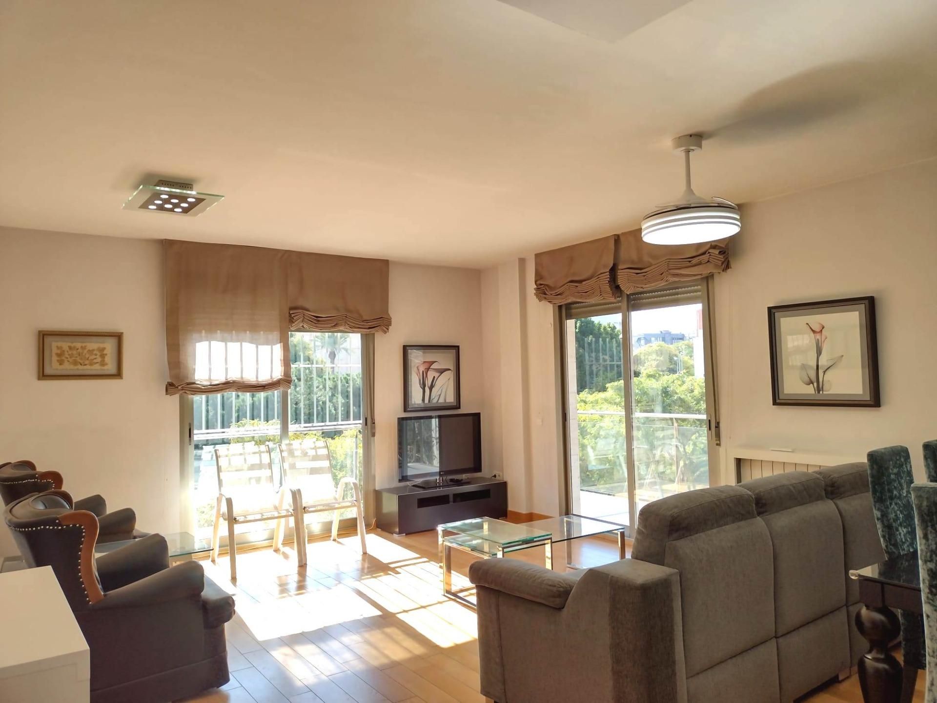 Sala d'estar de Apartament de lloguer en  Murcia Capital amb Aire condicionat, Calefacció i Traster