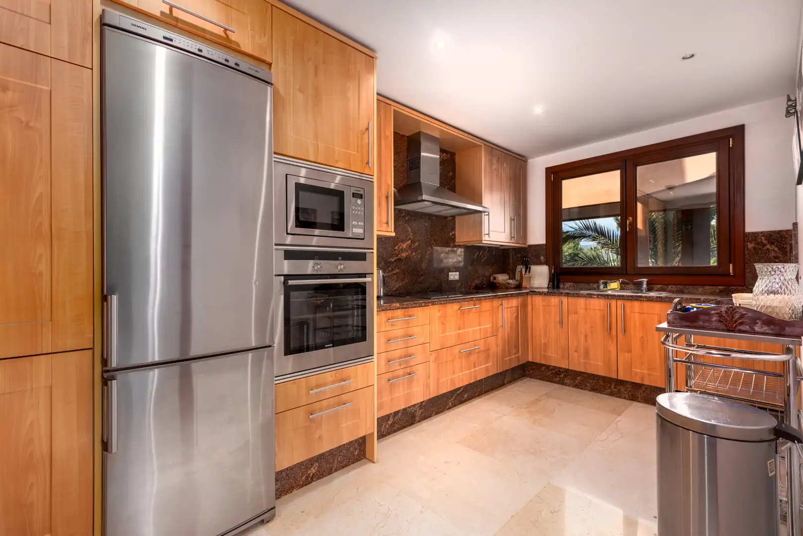 Cuina de Apartament en venda en Estepona amb Aire condicionat, Terrassa i Piscina