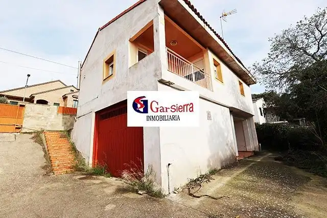 Vista exterior de Casa o chalet en venta en El Casar con Calefacción, Jardín privado y Trastero