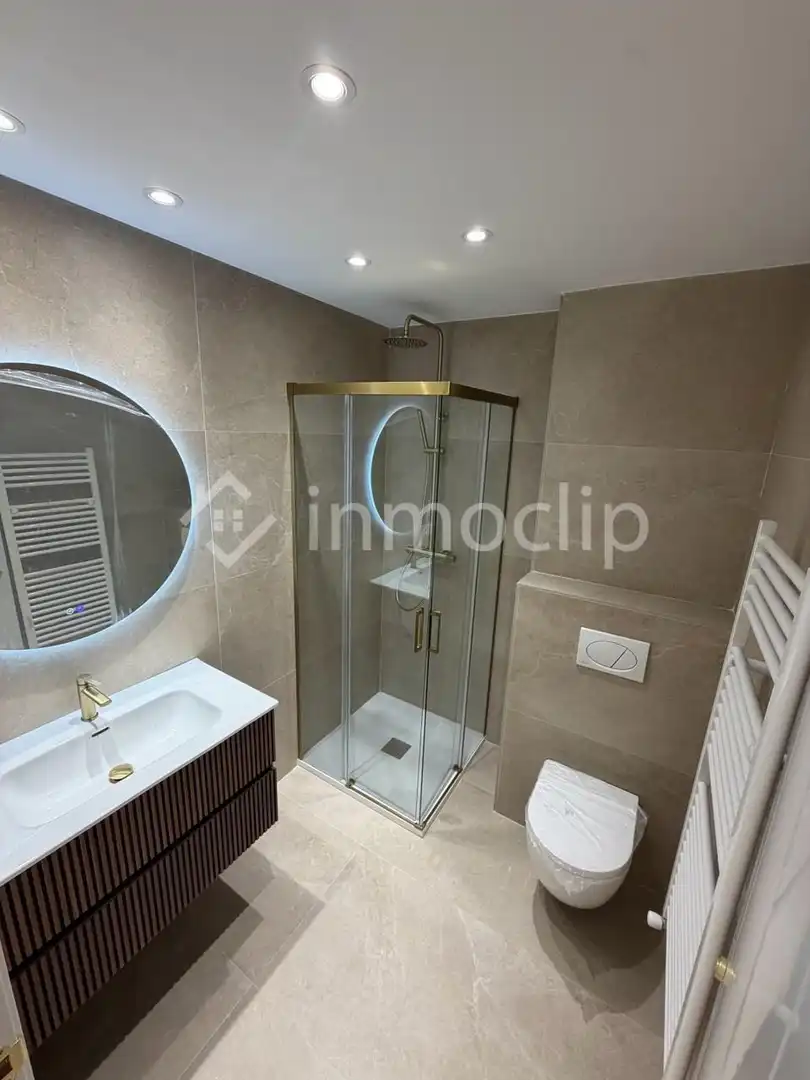 Bathroom of Flat for sale in Salamanca  with Heating