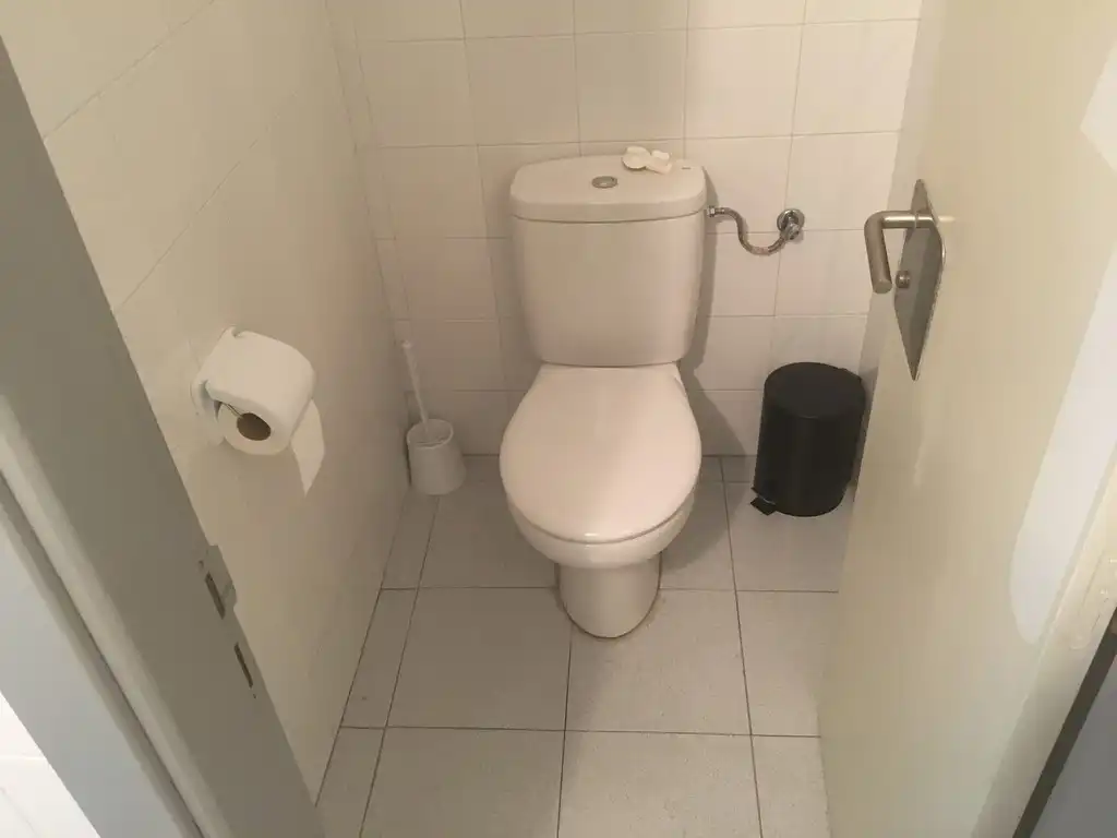 Baño de Nave industrial de alquiler en A Coruña Capital 