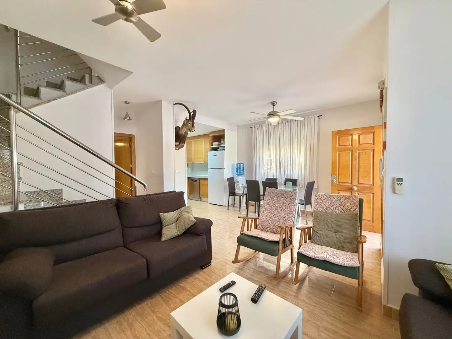 Sala de estar de Casa adosada de alquiler en Pilar de la Horadada con Aire acondicionado, Calefacción y Jardín privado