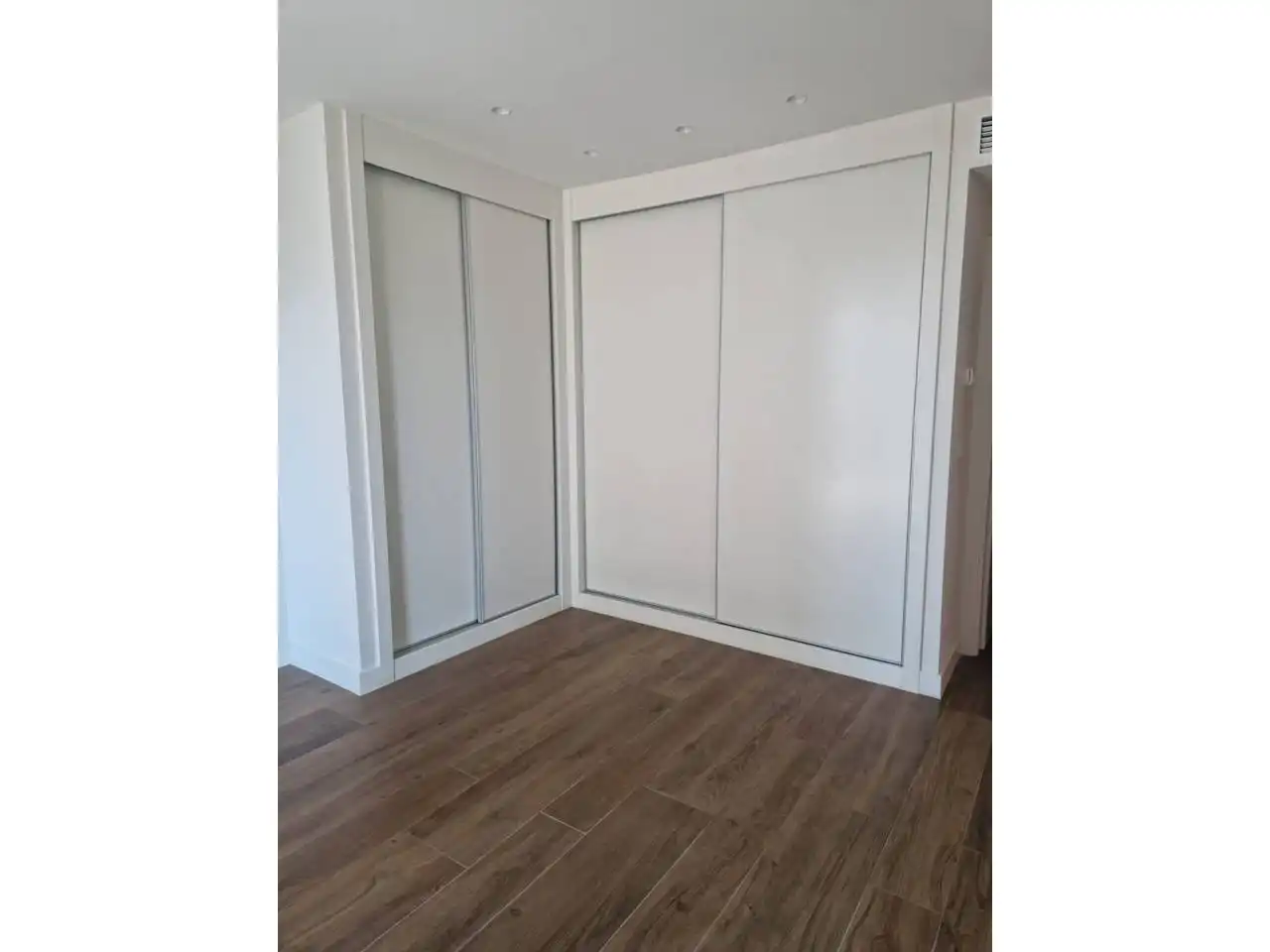 Habitación de Piso de alquiler en Valencia con Aire acondicionado, Parquet y Balcón