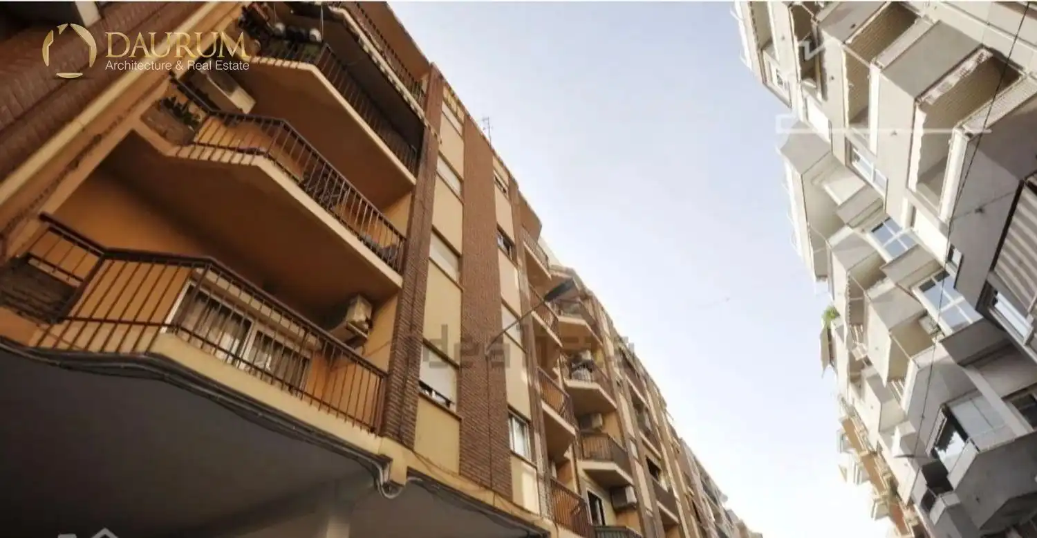 Vista exterior de Piso en venta en Burjassot con Aire acondicionado, Terraza y Trastero