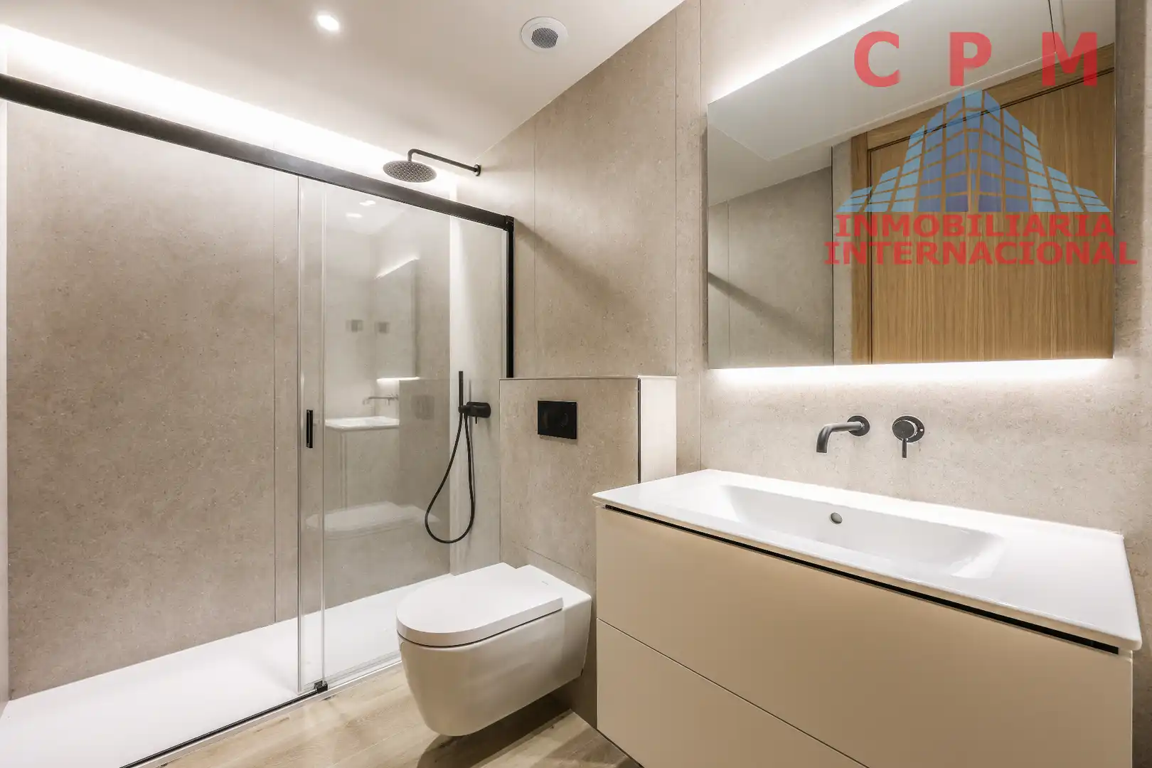 Bathroom of Flat for rent in Madrid  with Air Conditioner, Heating and Terrace