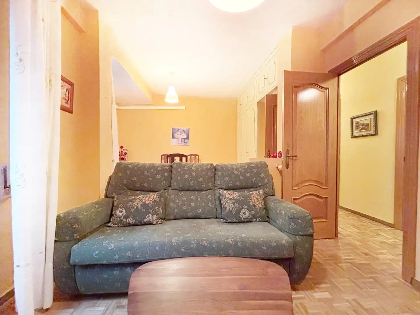 Sala d'estar de Pis en venda en Madrid amb Aire condicionat, Calefacció i Parquet