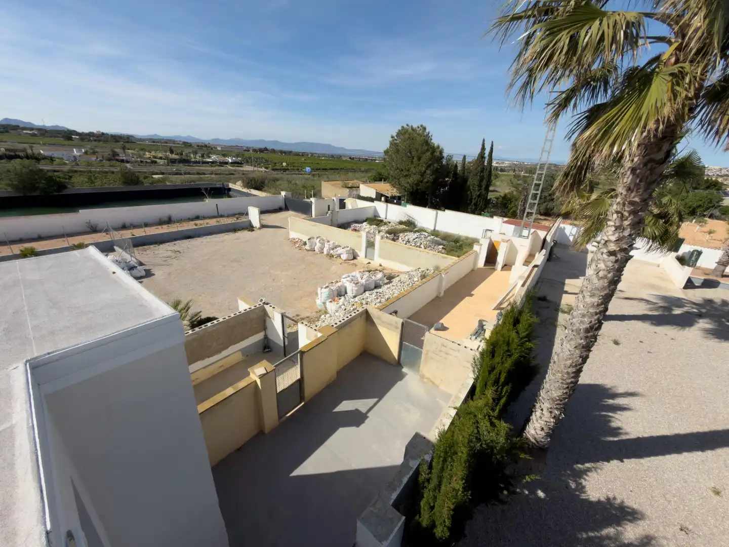 Vista exterior de Casa o xalet en venda en Los Montesinos amb Aire condicionat, Calefacció i Jardí privat