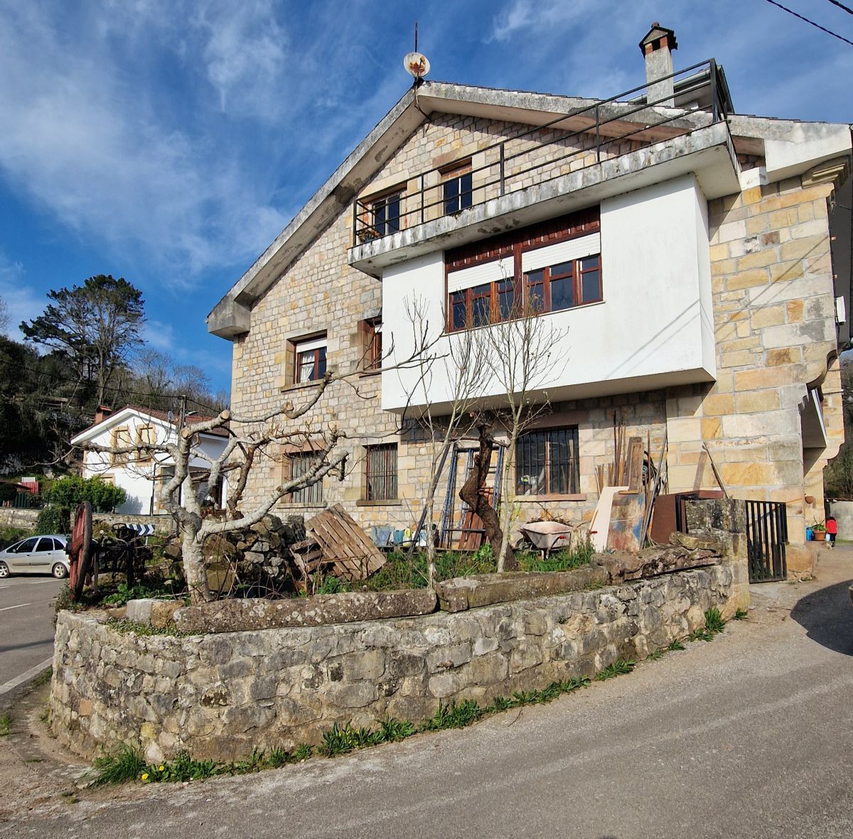 Vista exterior de Casa o chalet en venta en Udías con Calefacción, Terraza y Balcón