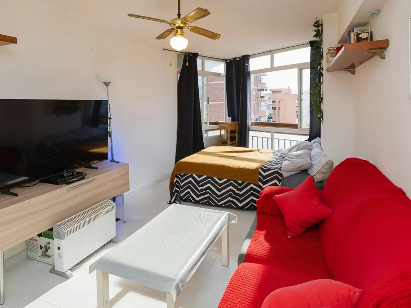 Habitación de Estudio en venta en Benalmádena con Terraza y Amueblado