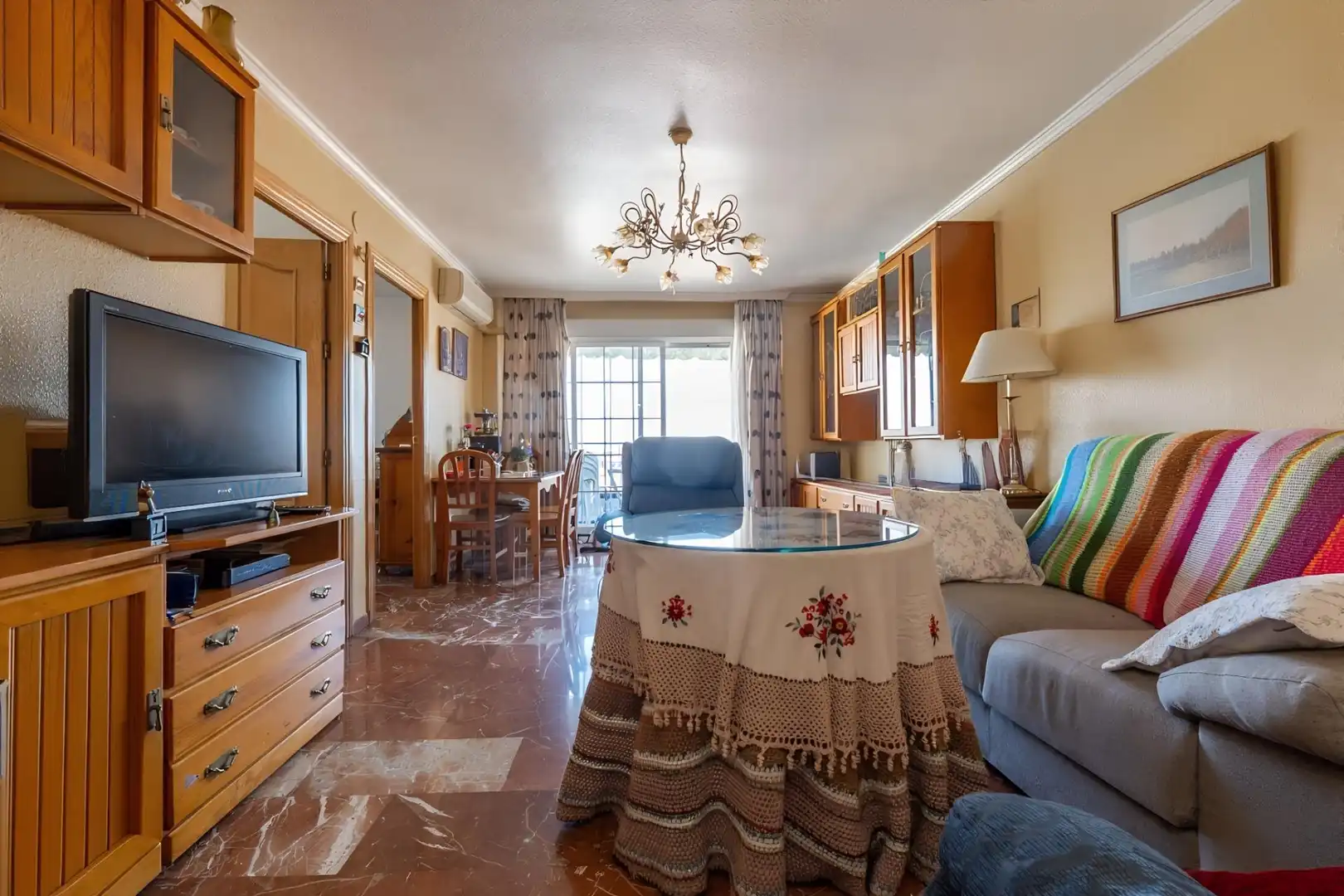 Living room of Flat for sale in Granada  with Air Conditioner, Terrace and Alarm