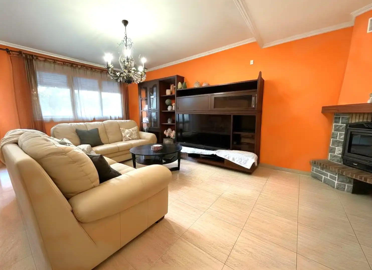 Sala d'estar de Casa o xalet en venda en Paracuellos de Jarama amb Aire condicionat, Calefacció i Jardí privat