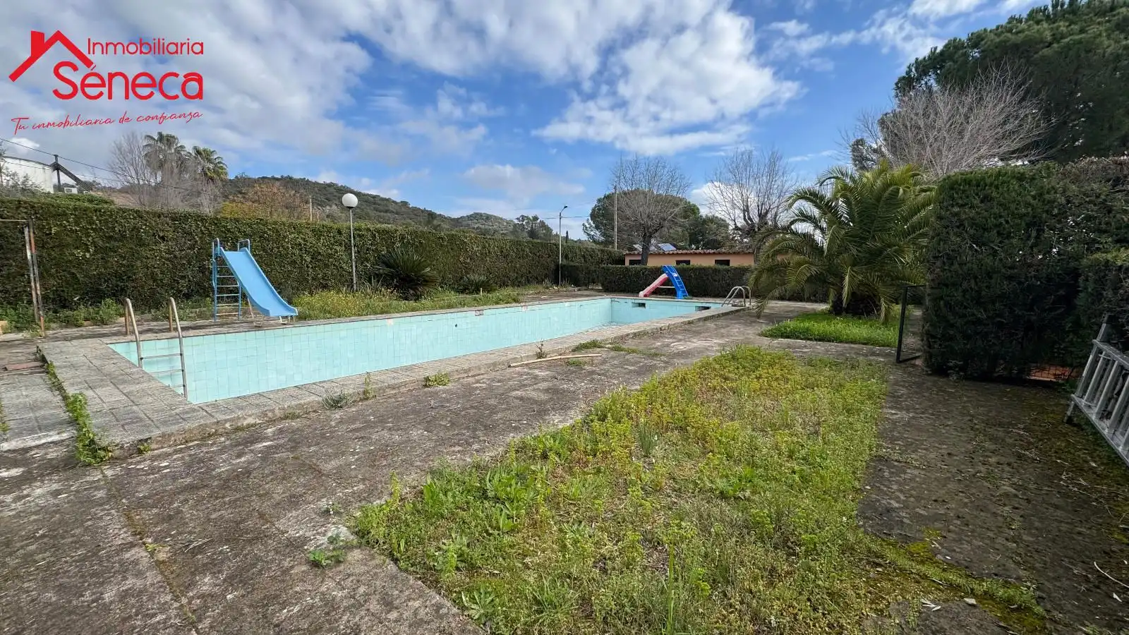 Swimming pool of Houses for sale in Córdoba  with Air Conditioner, Heating and Storage room