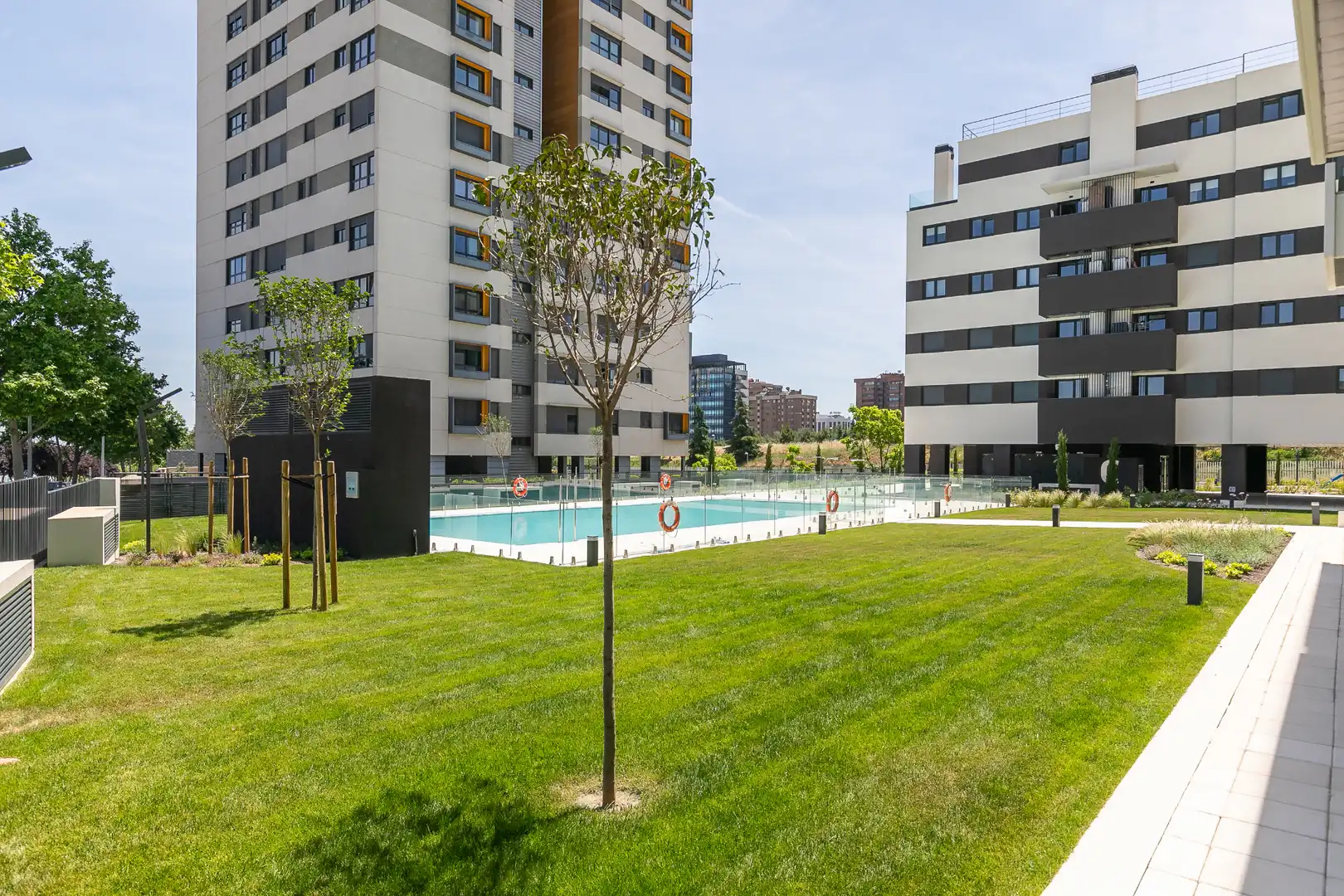 Schwimmbecken von Dachboden zur Miete in Madrid mit Klimaanlage, Heizung und Parkett