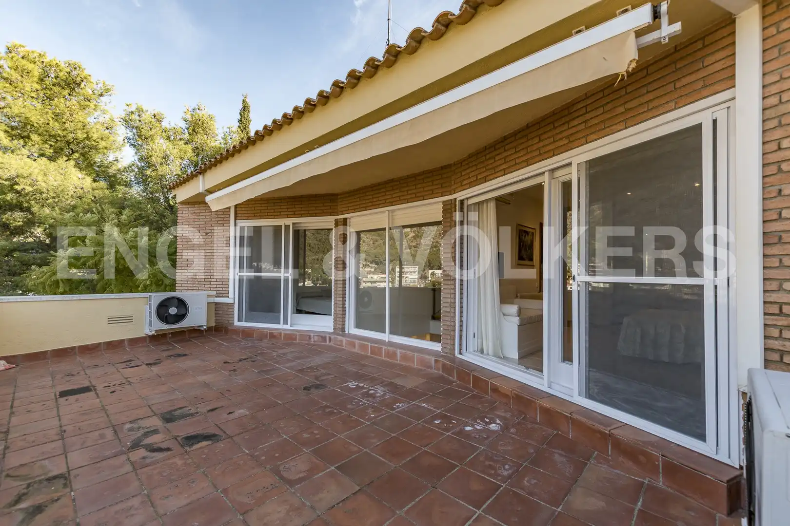 Terrassa de Casa o xalet en venda en Castelldefels amb Aire condicionat, Calefacció i Jardí privat