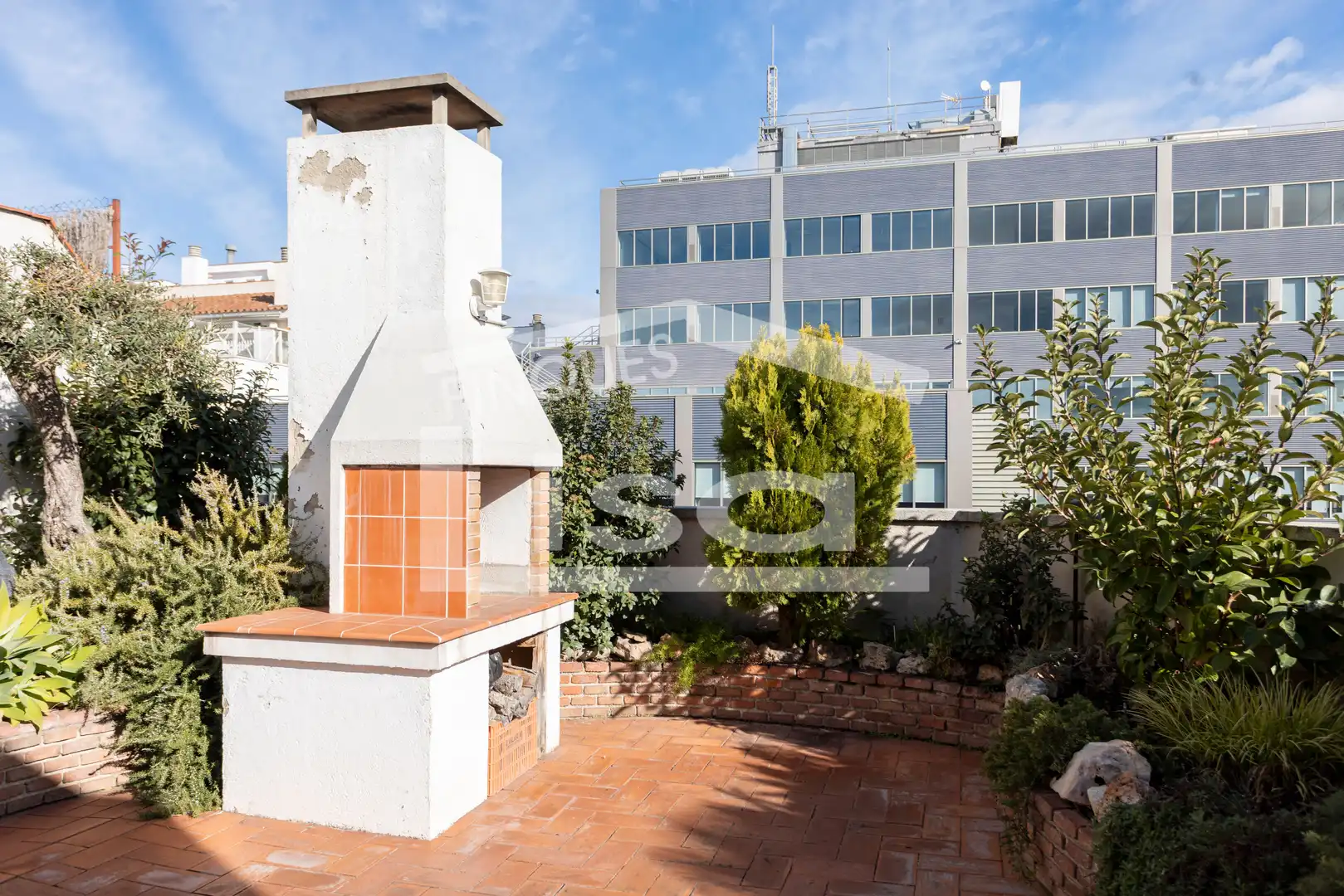 Vista exterior de Dúplex en venda en Barcelona amb Aire condicionat, Jardí privat i Terrassa