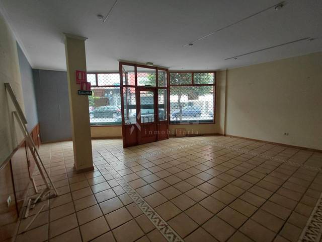 Local comercial en Alquiler en Boiro