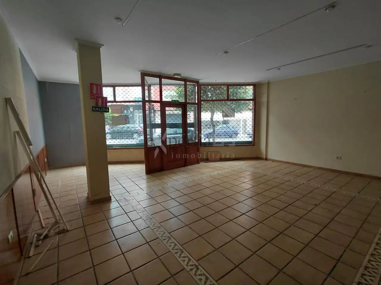 Business premises to rent in Boiro