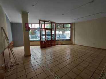 Local comercial en alquiler en Boiro