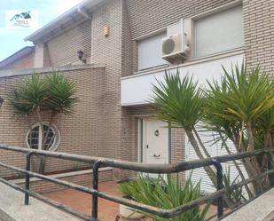 Exterior view of House or chalet for sale in Igualada  with Private garden and Community pool