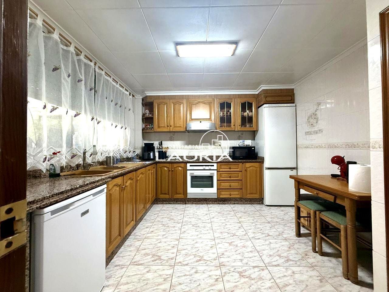 Kitchen of House or chalet for sale in Alfafar  with Air Conditioner and Terrace