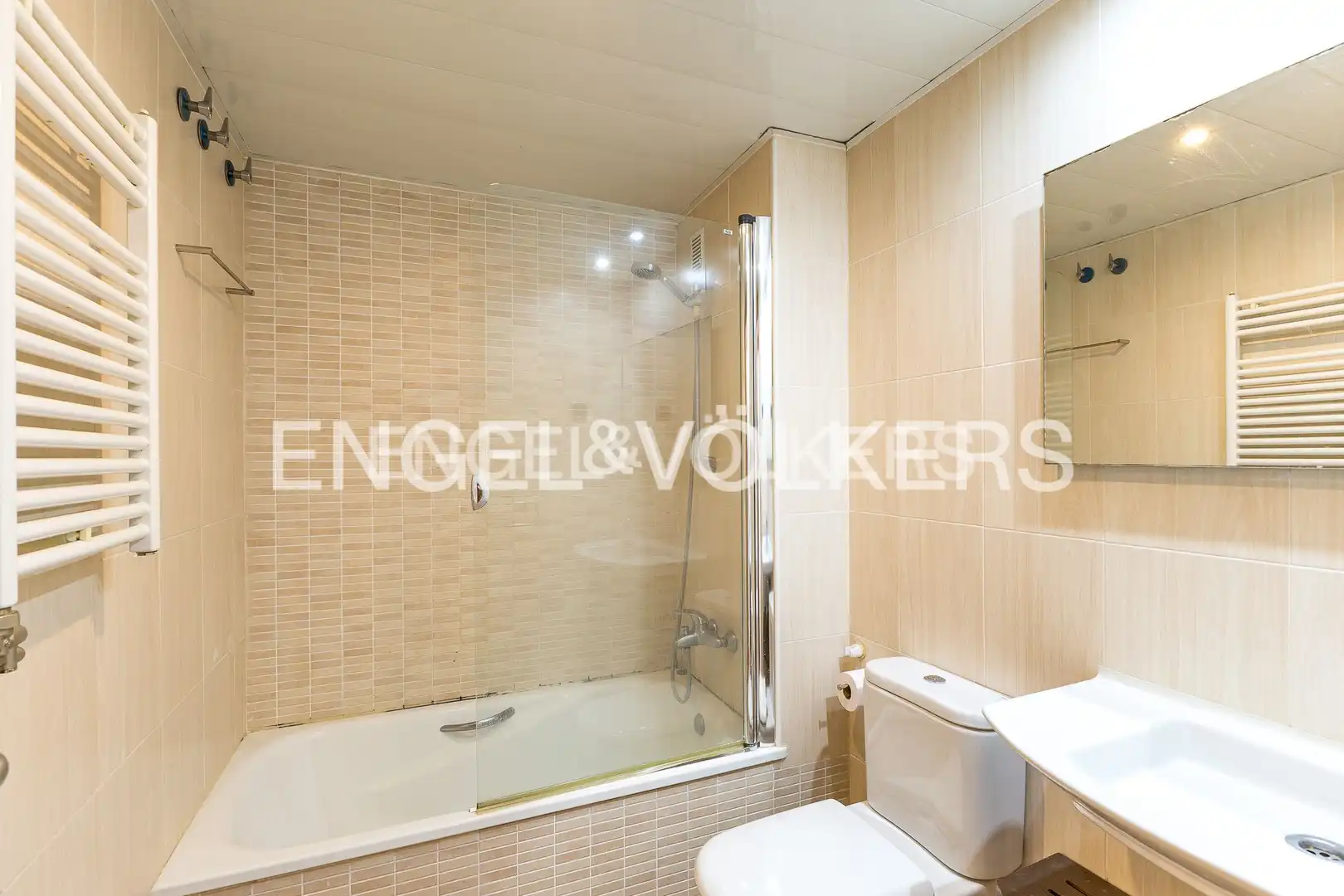 Baño de Piso en venta en Barcelona con Aire acondicionado, Calefacción y Parquet