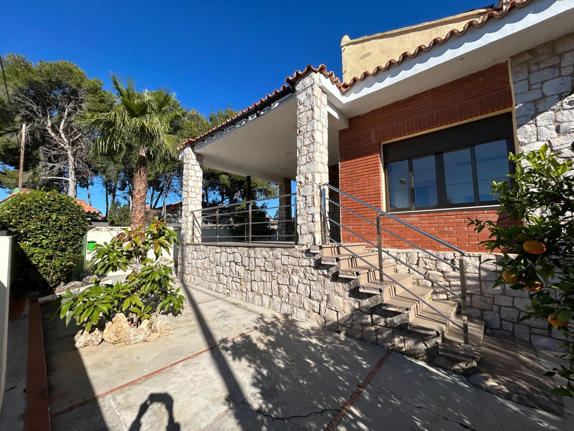 Vista exterior de Casa o chalet en venta en L'Eliana con Aire acondicionado, Calefacción y Jardín privado