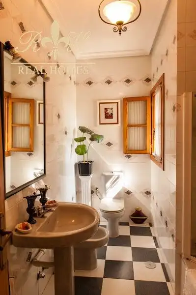 Bathroom of Houses for sale in L'Alfàs del Pi  with Air Conditioner, Terrace and Swimming Pool