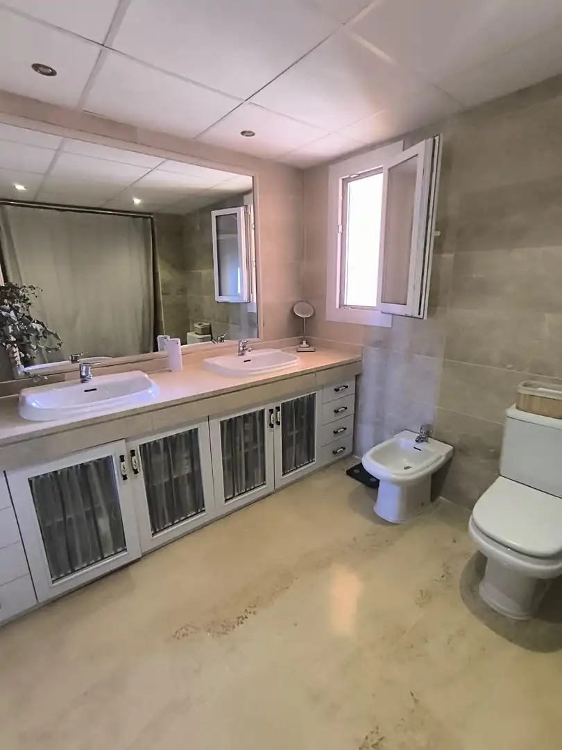Apartament amb piscina en venda a Calahonda, imagen 13