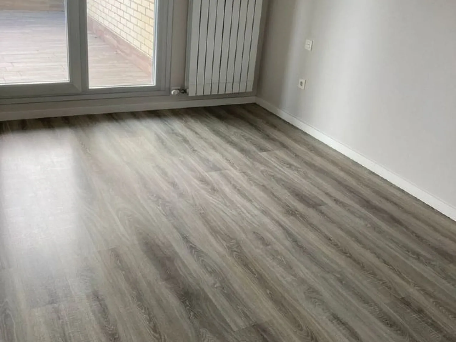 Dormitori de Pis de lloguer en  Valencia Capital amb Aire condicionat, Calefacció i Jardí privat