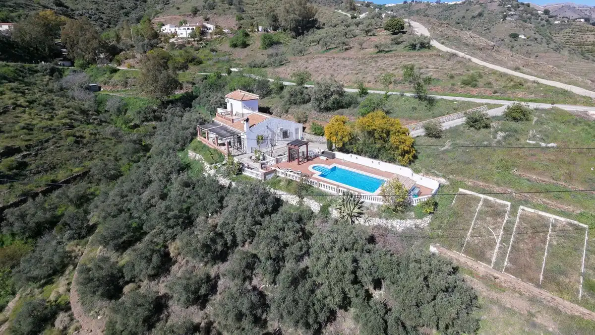 Detached house with pool for sale in Cómpeta, imagen 4