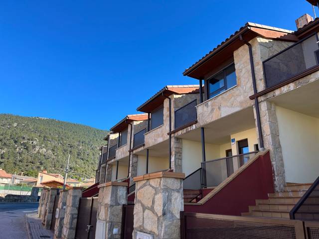 Casa-chalet en Venta en ACADEMICO JOSE ALBERTO RODRIGUEZ ZAZO, 18 en El Barraco