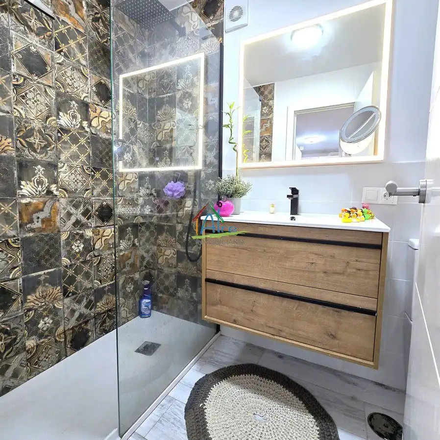 Bany de Apartament en venda en Almonte amb Aire condicionat i Moblat