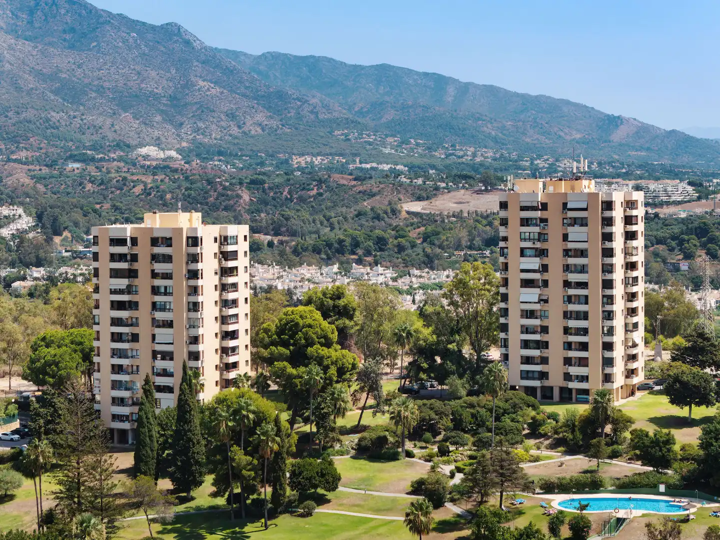 Exterior view of Apartments for sale in Marbella  with Swimming Pool and Community pool