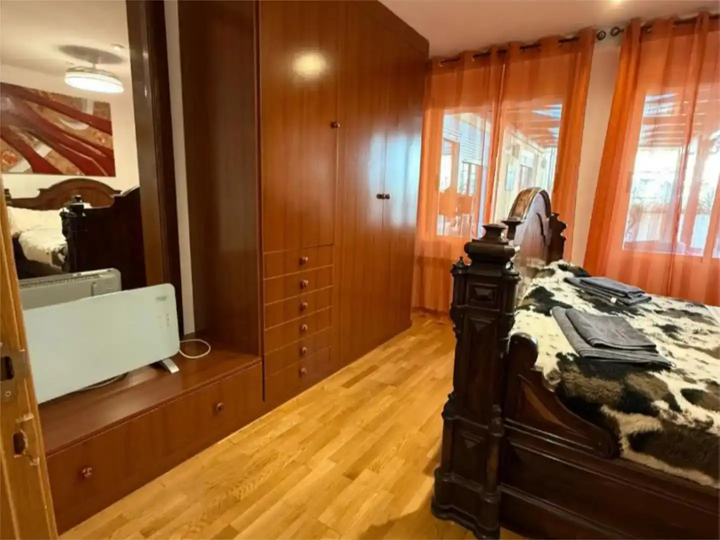 Schlafzimmer von Wohnung zur Miete in  Zaragoza Capital mit Klimaanlage und Balkon