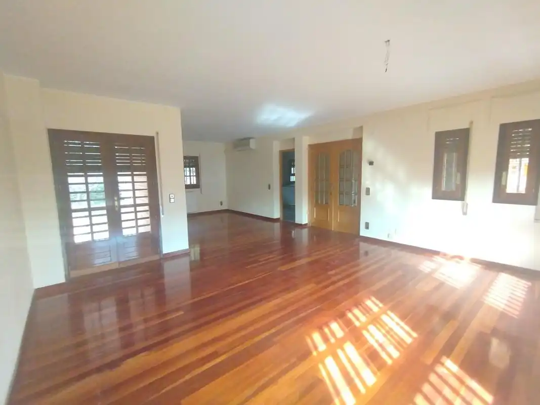 Sala d'estar de Casa o xalet en venda en Zaragoza amb Jardí privat