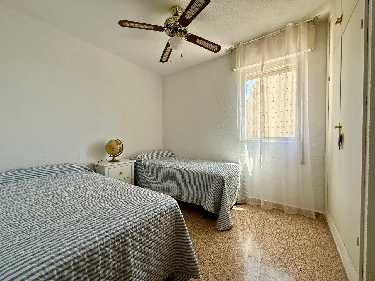 Dormitori de Apartament en venda en Villajoyosa / La Vila Joiosa amb Jardí privat, Terrassa i Balcó