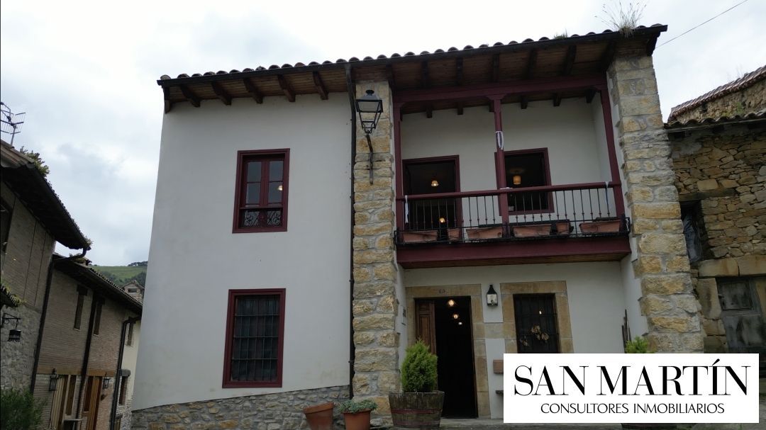 Vista exterior de Casa o xalet en venda en Val de San Vicente  amb Calefacció