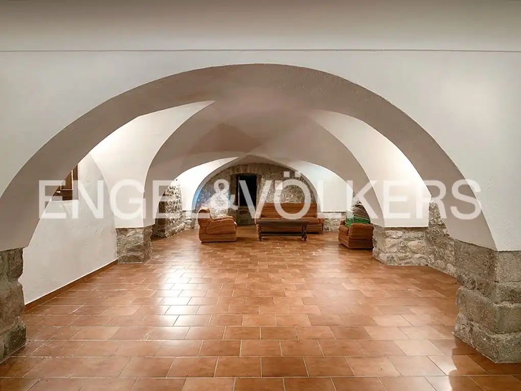 Casa rústica amb terrassa en venda a Cabanelles, imagen 28