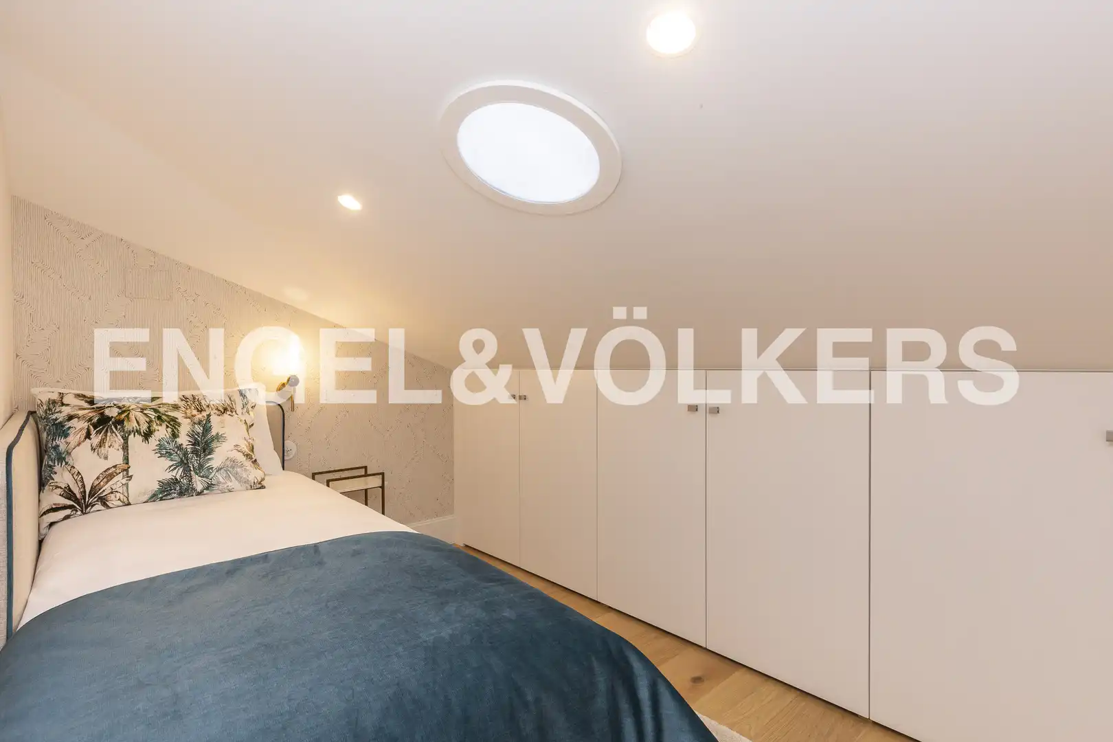 Habitación de Ático en venta en Madrid con Aire acondicionado, Calefacción y Amueblado