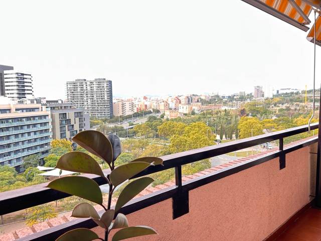 Piso en Venta en Calle del Pisuerga en La Maternitat i Sant Ramon