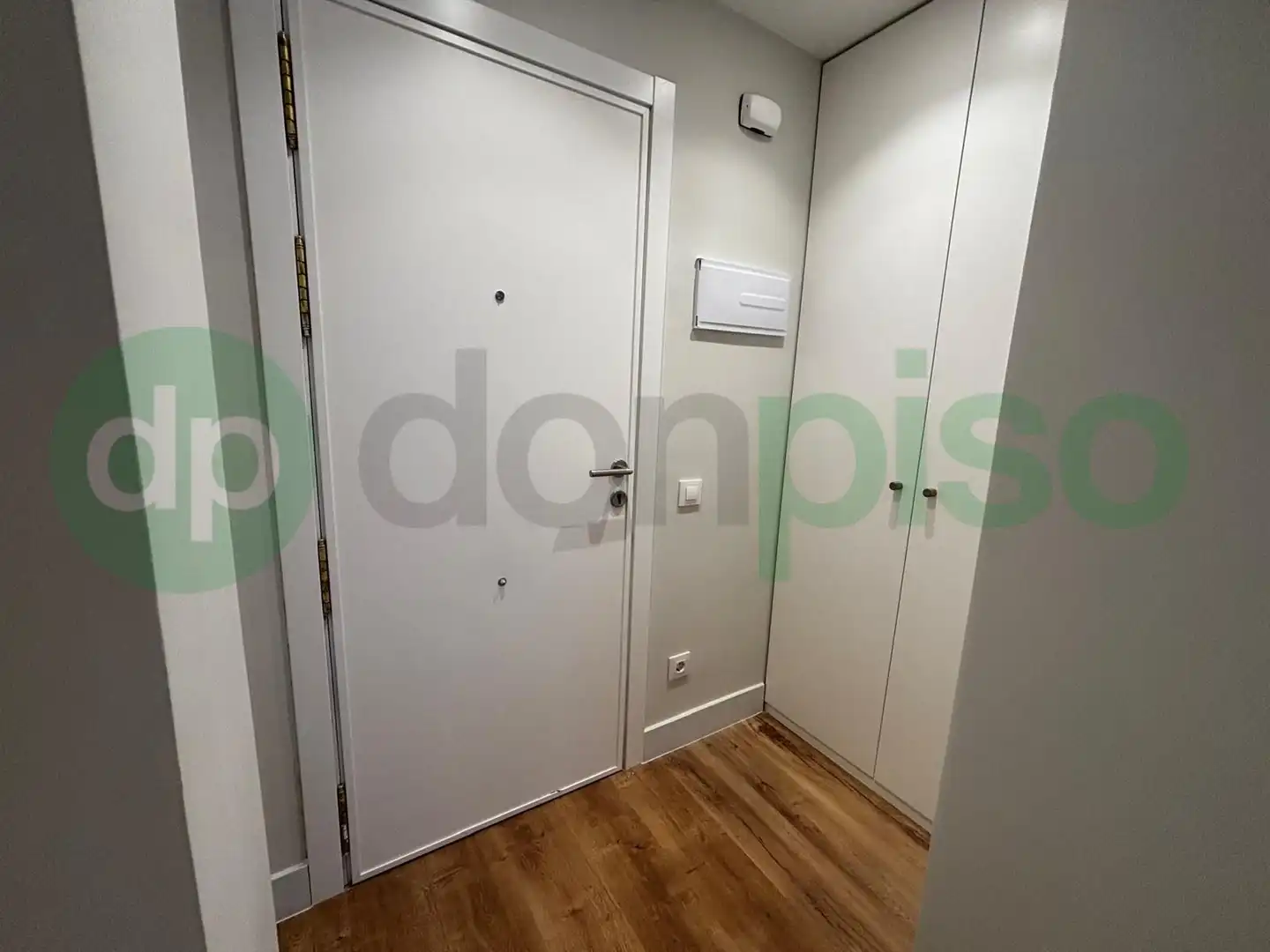 Flat for sale in Madrid  with Air Conditioner, Parquet flooring and Furnished